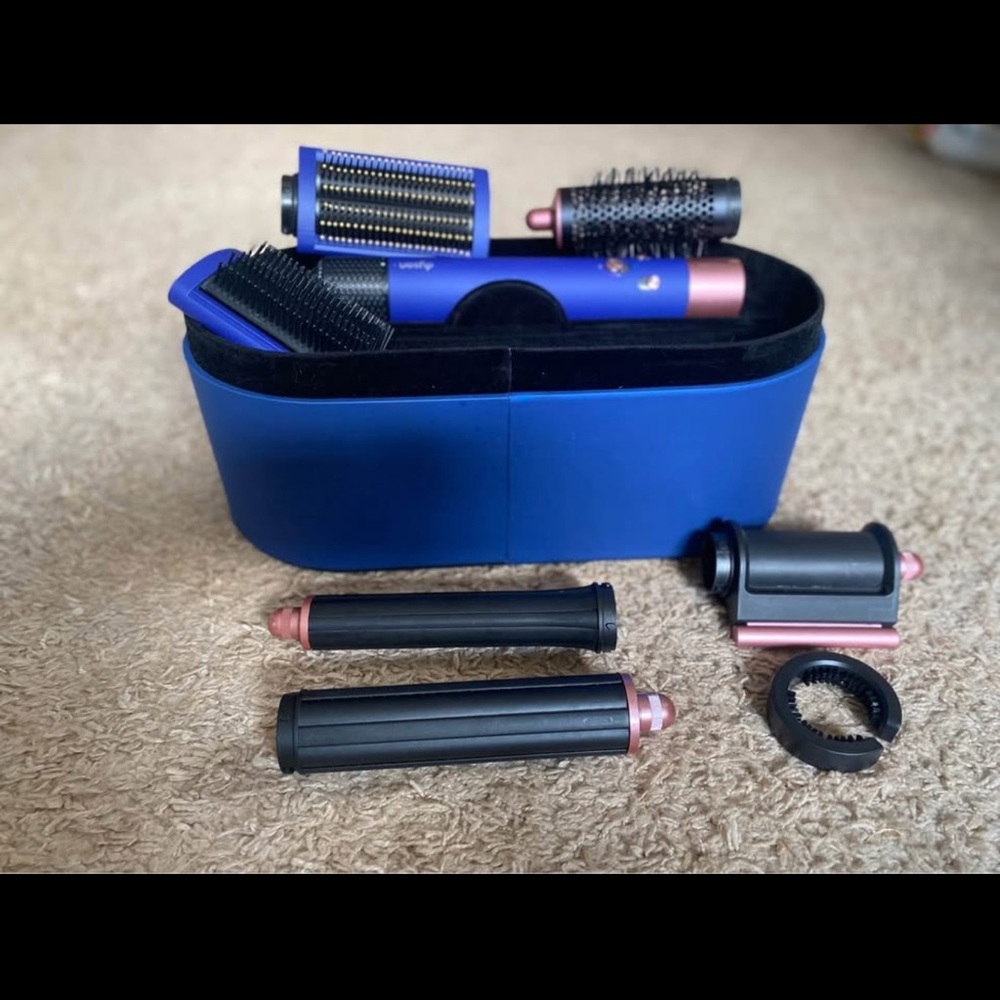 Dyson airwrap